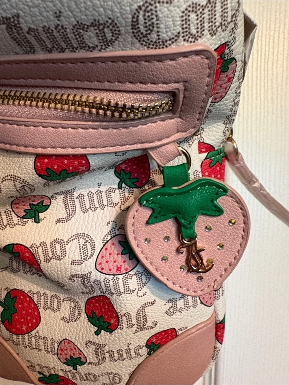 BNWT JUICY COUTURE White & Pink Strawberry Print Mini Sling Backpack